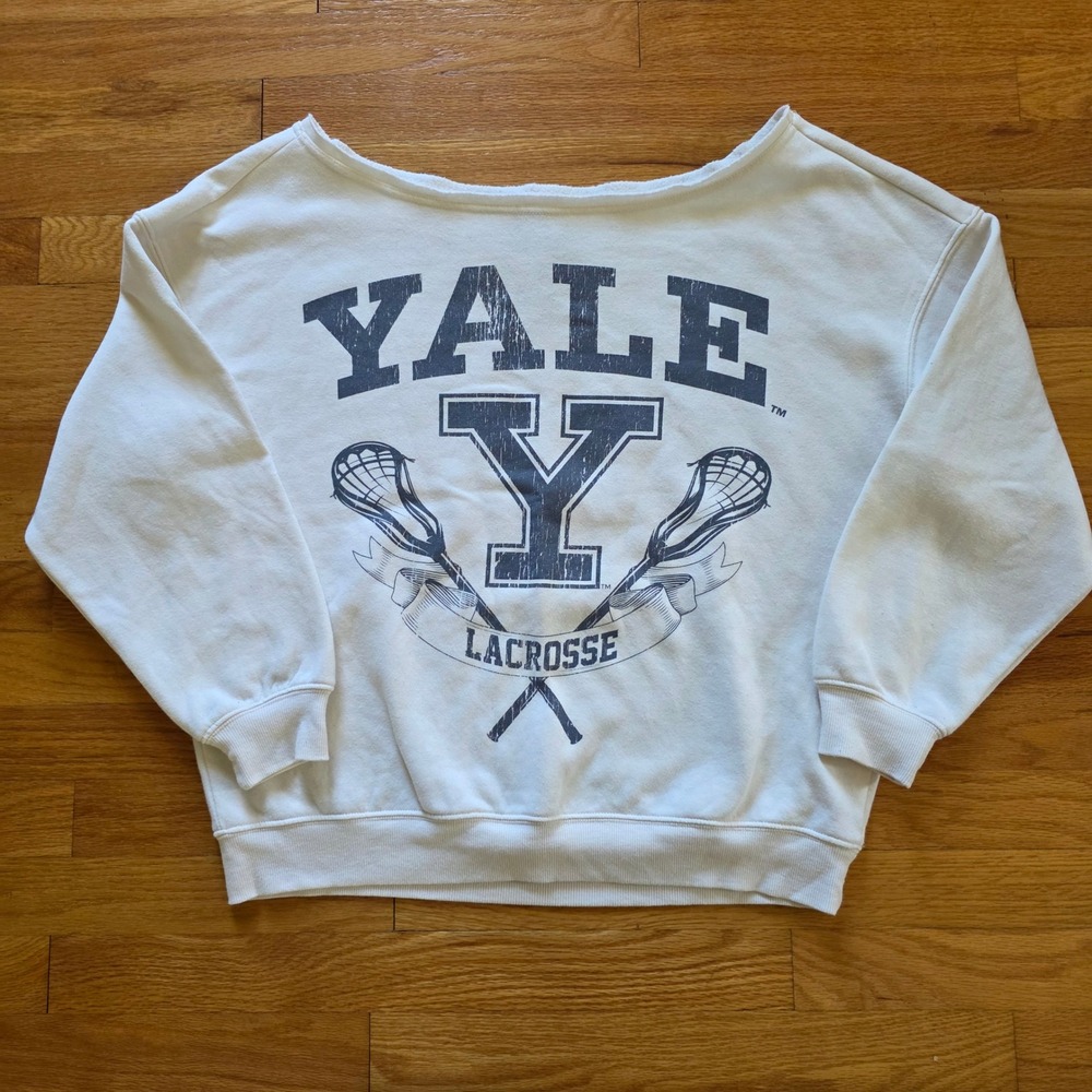 Yale Sweatshirt Womens M
Cream Cropped boatneck Preppy Ivy League Lacrosse